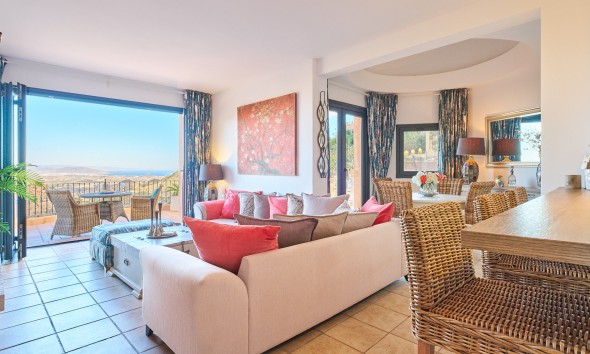 Bright living room with access to the terrace and views of the Mediterranean Sea in a villa in Sierra Cabrera, Almería.