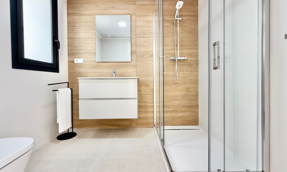 Neue Gebäude - Hoch gelegener Bungalow - Cox