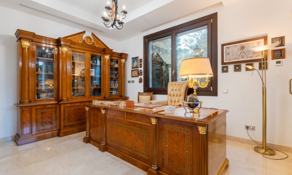 Obra nueva - Villa / Chalet - Estepona