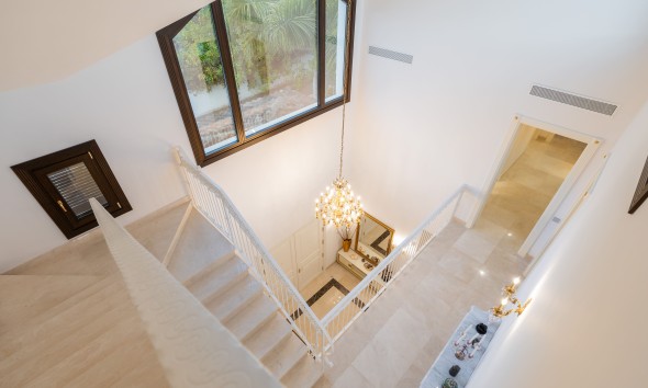 Obra nueva - Villa / Chalet - Estepona