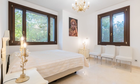 Obra nueva - Villa / Chalet - Estepona