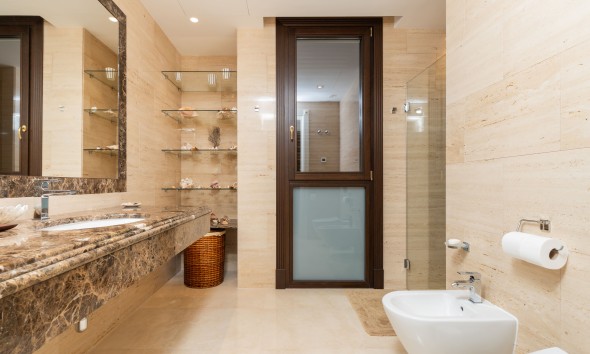 Obra nueva - Villa / Chalet - Estepona