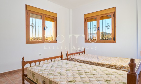 Long Term Rental - Villa / Semi-detached Villa - Tijola