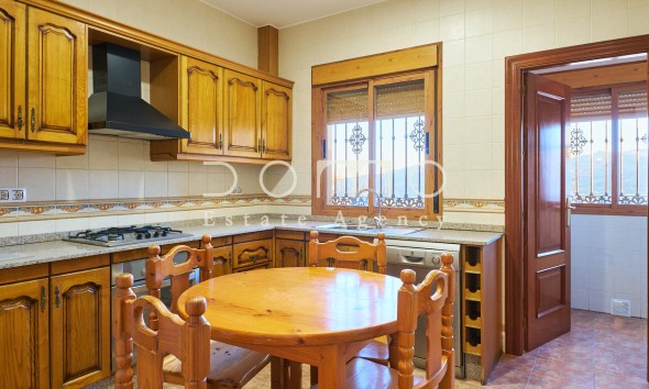 Long Term Rental - Villa / Semi-detached Villa - Tijola