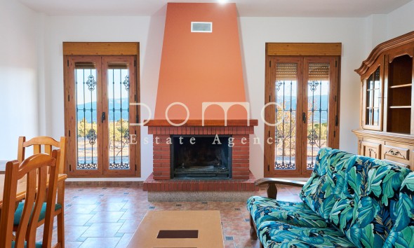 Long Term Rental - Villa / Semi-detached Villa - Tijola