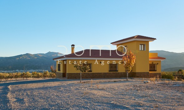 Long Term Rental - Villa / Semi-detached Villa - Tijola