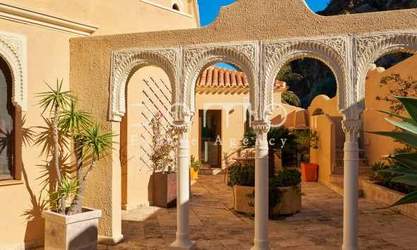 Resale - Villa / Semi-detached Villa - Turre - Sierra Cabrera