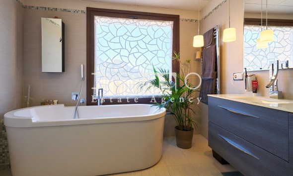 Resale - Villa / Semi-detached Villa - Turre - Sierra Cabrera