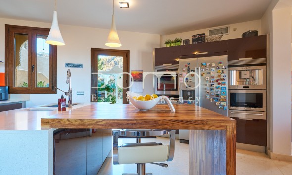 Resale - Villa / Semi-detached Villa - Turre - Sierra Cabrera