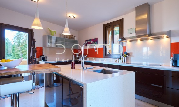 Resale - Villa / Semi-detached Villa - Turre - Sierra Cabrera