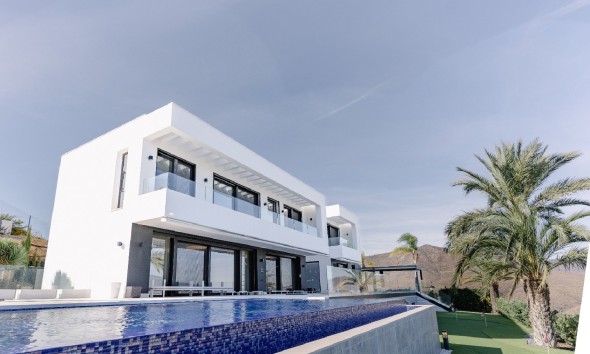 New Build - Villa / Semi-detached Villa - Mijas