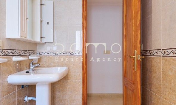 Resale - Apartment / flat - Turre