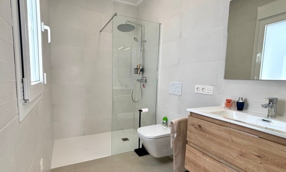 Nouvelle construction - Maison individuelle - Rojales