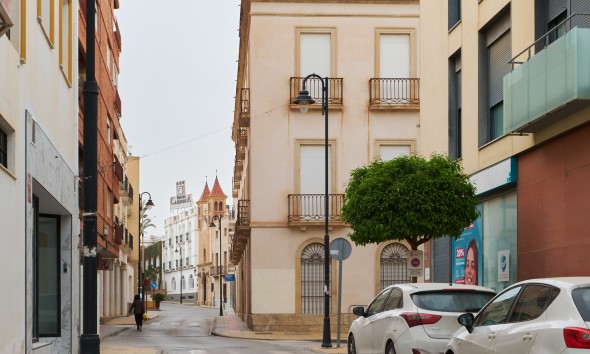 Long Term Rental - Commercial - Vera