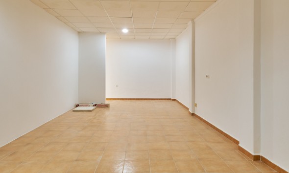 Long Term Rental - Commercial - Vera