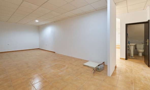 Long Term Rental - Commercial - Vera