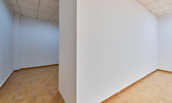 Long Term Rental - Commercial - Vera