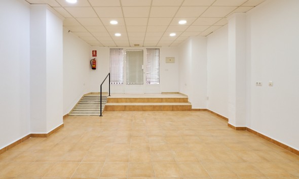 Long Term Rental - Commercial - Vera