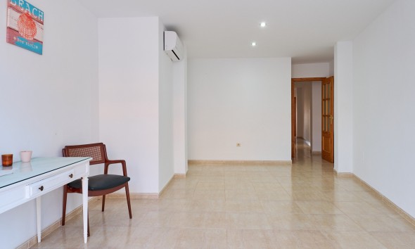 Resale - Apartment / flat - Turre