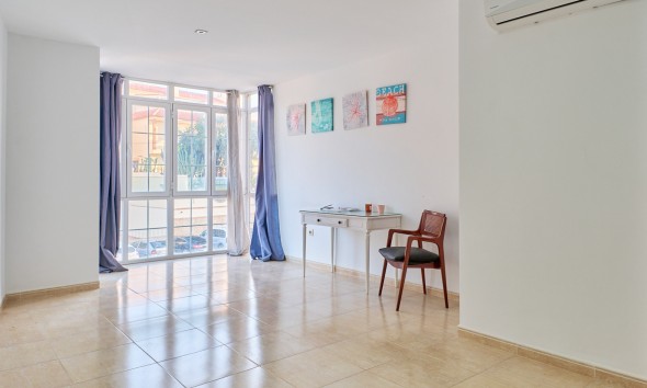 Resale - Apartment / flat - Turre