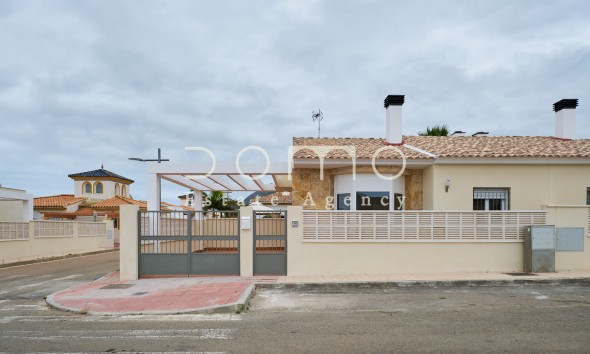 Location à long terme - Villa / Jumelée - Turre