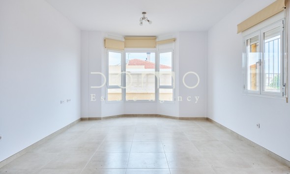 Long Term Rental - Villa / Semi-detached Villa - Turre