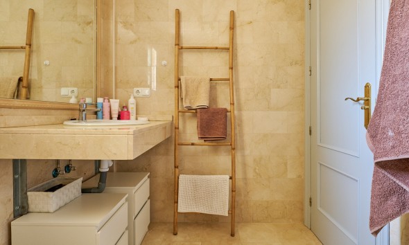 Herverkoop - Herenhuis - Bédar