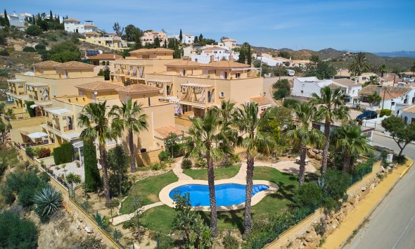 Herverkoop - Herenhuis - Bédar