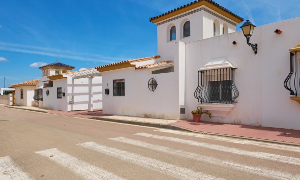 Alquiler a largo plazo - Casa pareada - Turre