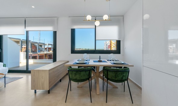 Obra nueva - Bungalow elevado - Torrevieja