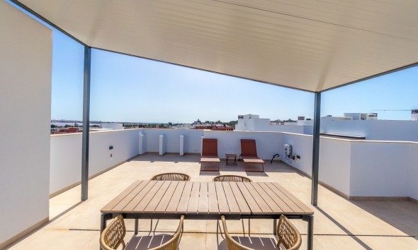 Obra nueva - Bungalow elevado - Torrevieja