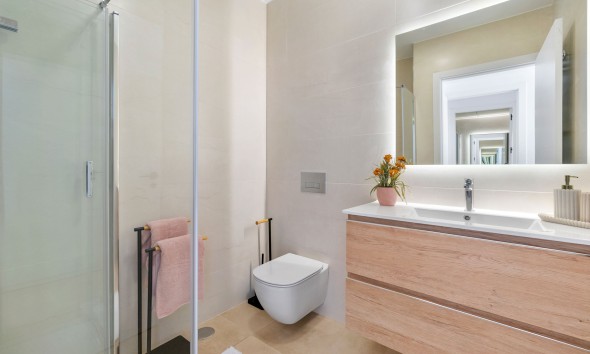 Obra nueva - Bungalow elevado - Torrevieja