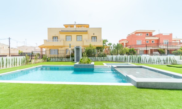 Neue Gebäude - Flach gelegener Bungalow - Torrevieja