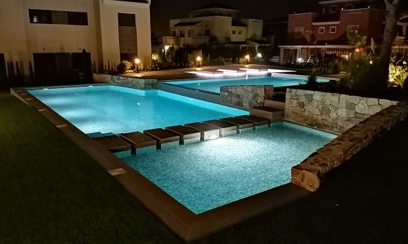 Neue Gebäude - Flach gelegener Bungalow - Torrevieja