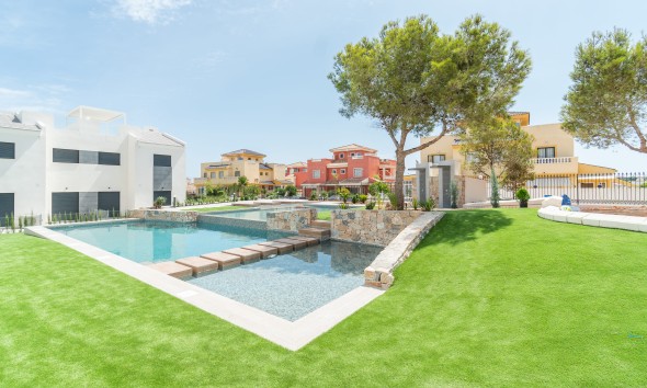 Neue Gebäude - Flach gelegener Bungalow - Torrevieja