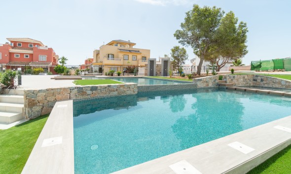 Neue Gebäude - Flach gelegener Bungalow - Torrevieja