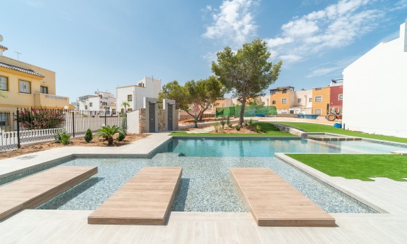 Neue Gebäude - Flach gelegener Bungalow - Torrevieja