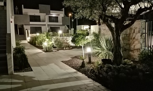 Neue Gebäude - Flach gelegener Bungalow - Torrevieja