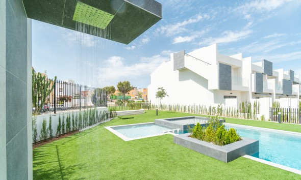 Neue Gebäude - Flach gelegener Bungalow - Torrevieja