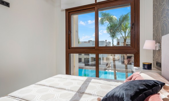 Neue Gebäude - Flach gelegener Bungalow - Torrevieja