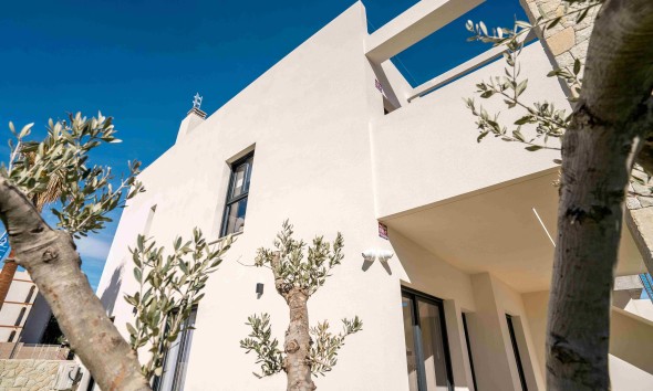 Obra nueva - Bungalow elevado - Pilar de la Horadada