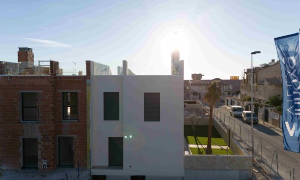 Obra nueva - Bungalow elevado - Pilar de la Horadada