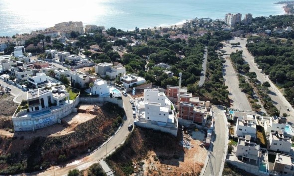 Obra nueva - Villa / Chalet - Orihuela Costa