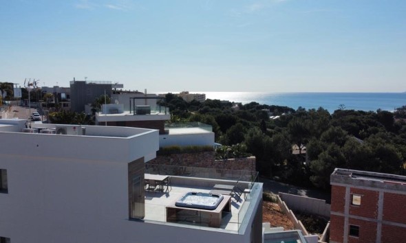 Obra nueva - Villa / Chalet - Orihuela Costa