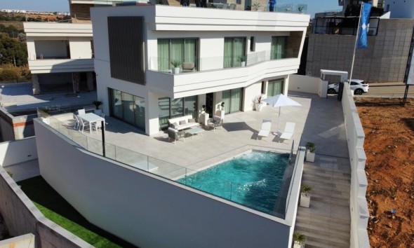 Obra nueva - Villa / Chalet - Orihuela Costa