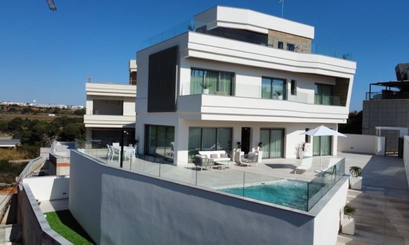 Obra nueva - Villa / Chalet - Orihuela Costa