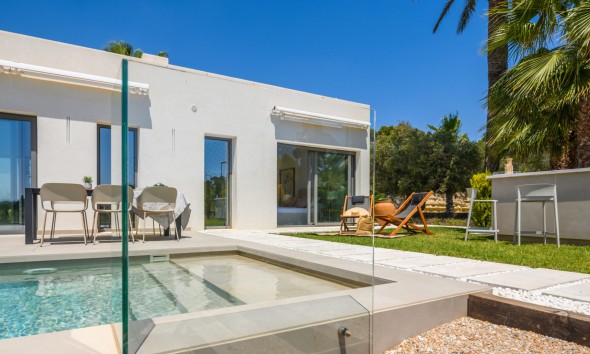 Neue Gebäude - Villa / Doppelhaushälfte - Dehesa de Campoamor