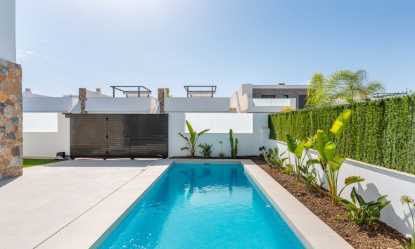 Obra nueva - Unifamiliar - Los Alcázares