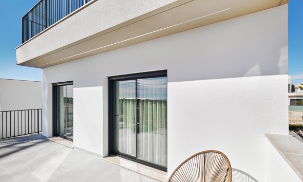 Neue Gebäude - Villa / Doppelhaushälfte - San Miguel de Salinas