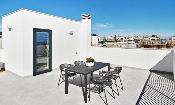 Neue Gebäude - Villa / Doppelhaushälfte - San Miguel de Salinas